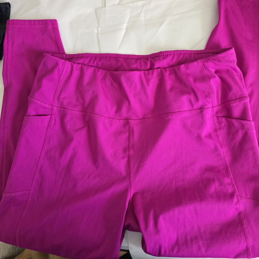 3 Pair Of High-Rise Pocket Leggings in Vivid Fuchsia